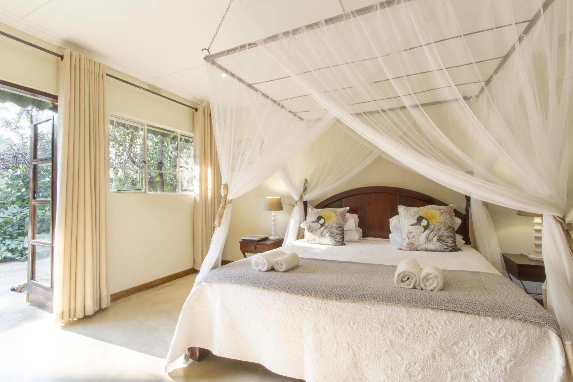 Bayete Guest Lodge Victoria Falls Exterior photo