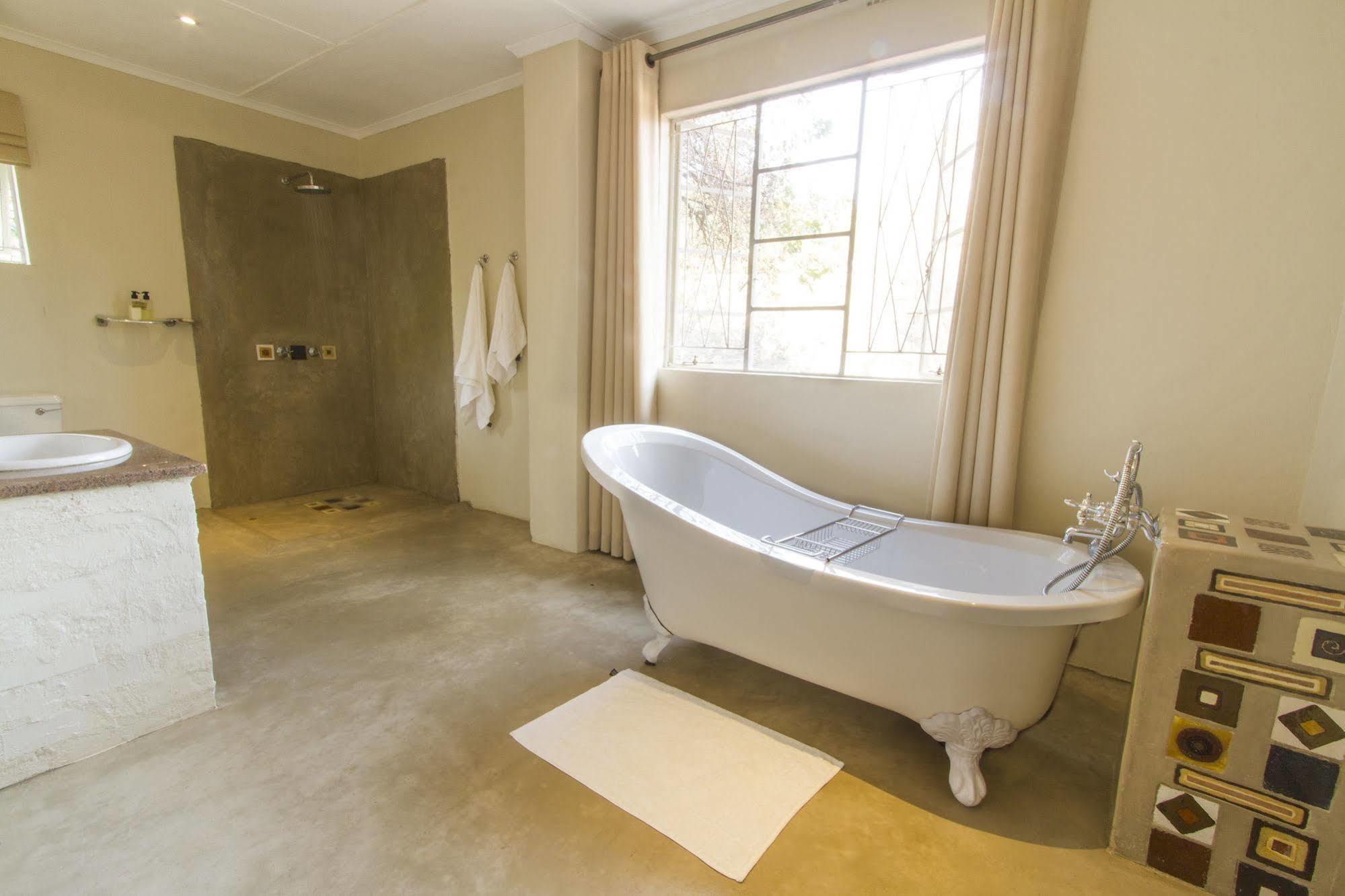 Bayete Guest Lodge Victoria Falls Exterior photo