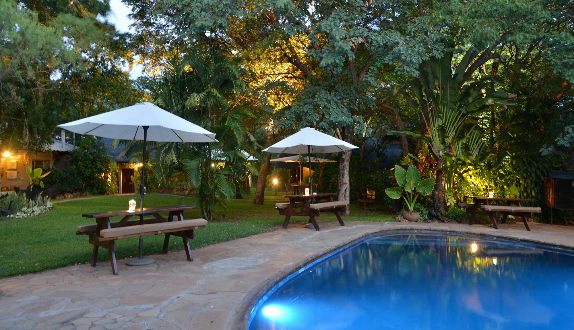 Bayete Guest Lodge Victoria Falls Exterior photo
